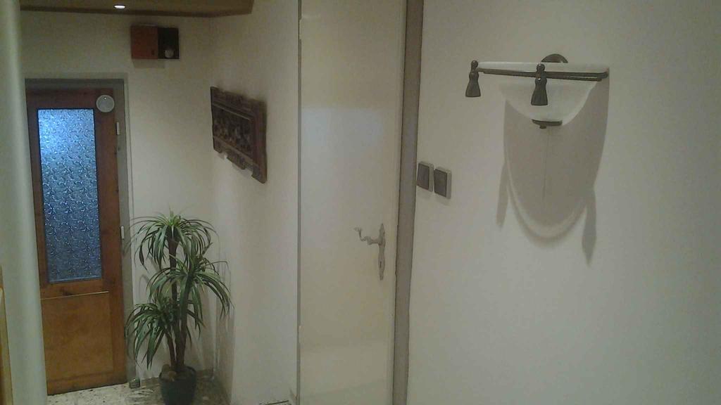 Ferienwohnung - Chayenne Apartment Mit 2 Schlafzimmern Klinga Kültér fotó